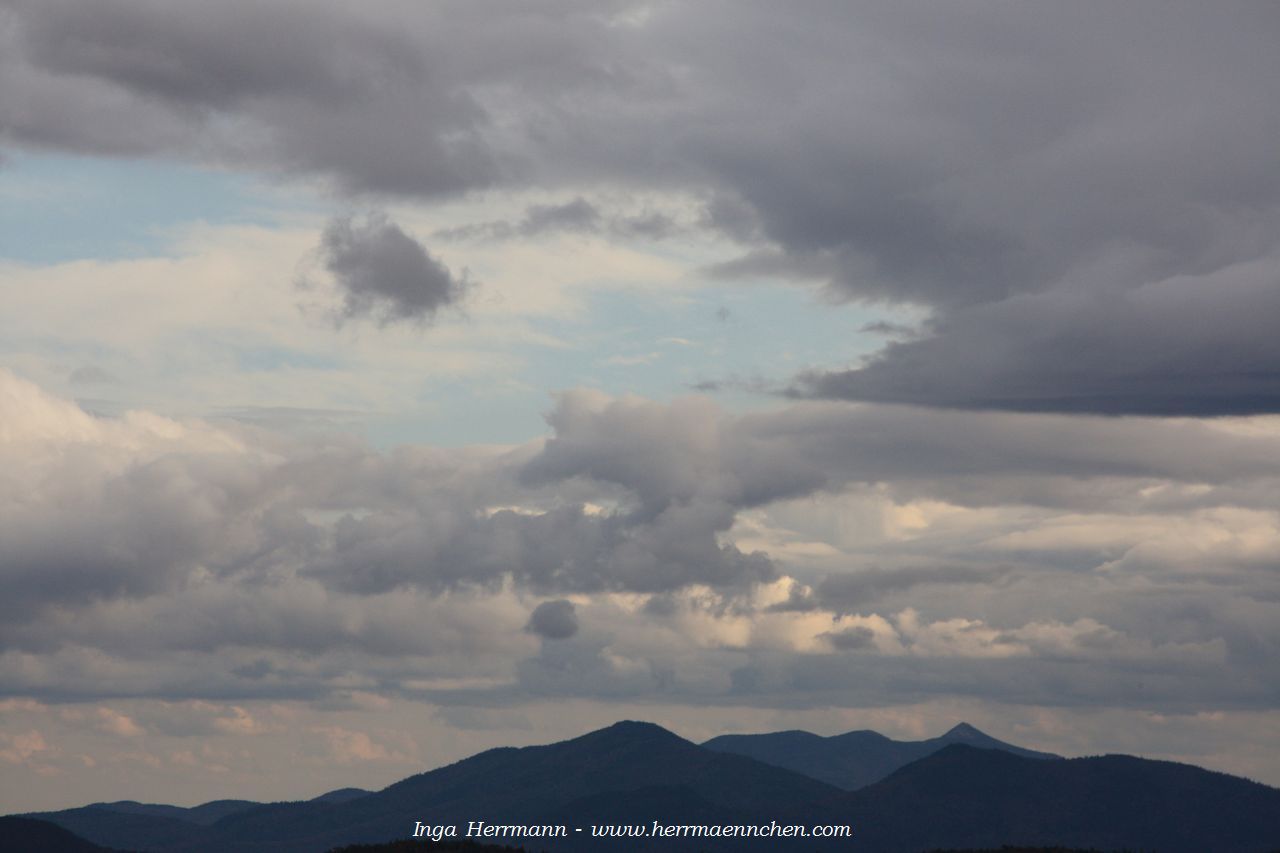 Wolken über der Crawford Notch, New Hampshire, USA