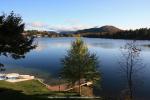 Blick auf den Mirror Lake in Lake Placid, New York, USA